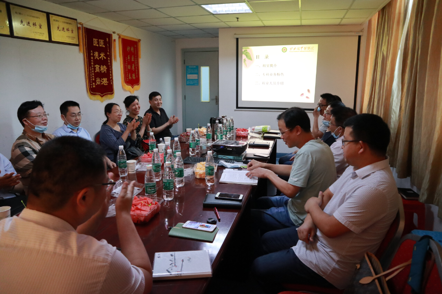 上引下聯(lián) 醫(yī)療惠民——荊州市中心醫(yī)院肝膽脾胰外科專家團(tuán)隊來我院進(jìn)行技術(shù)指導(dǎo)交流